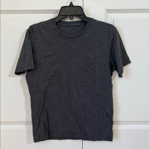 Uniqlo Men’s Dark Gray Short Sleeve Tee, Size Small